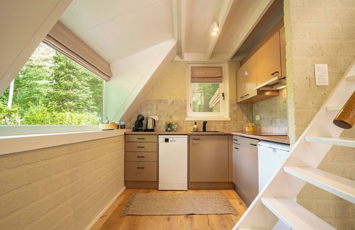 Rekem House | Bungalow with garden and pellet stove