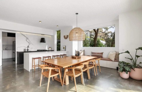 Newport House | Bungan Beach Pad - Relax by the Pool