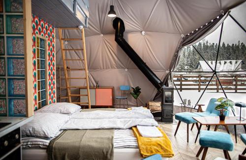 Jelesnia Other | BUNNY GLAMP