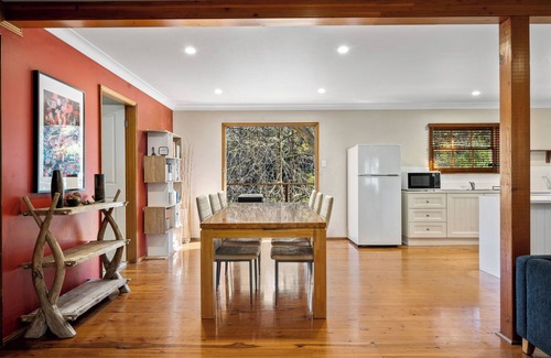 Katoomba House | Bunyip Cottage nEscape to Bunyip Cottage - Your Cozy Blue Mountains Getaway