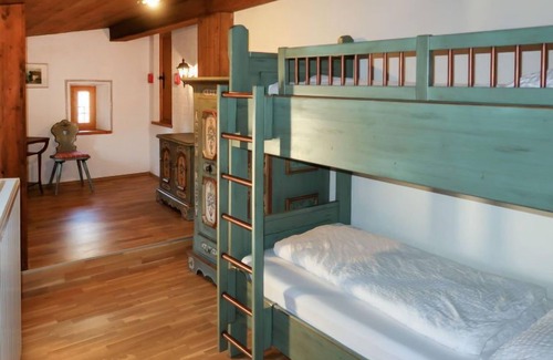 Fliess House | Burg Biedenegg mit Schlosscafé by Interhome