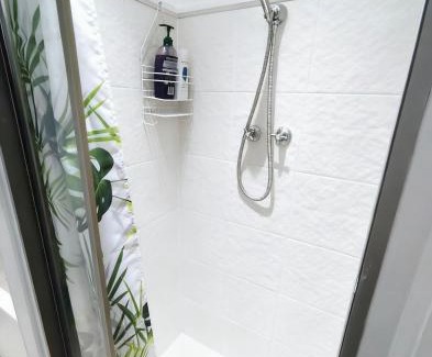 Burwood House | Burwood Quiet Central Stay