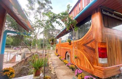 Phrao House | Bus Resort