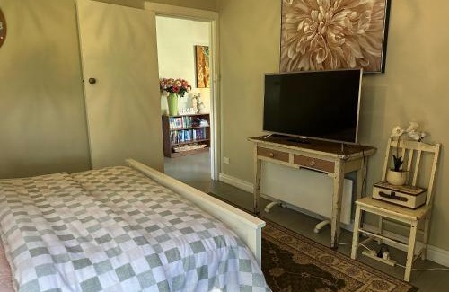 Alberton West House | Bush Retreat Farm Stay 1BR Guest Suite