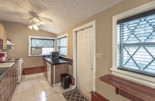 Carrabelle House | Buster's View 1BR/1BA overlooking Carrabelle River- Winter Special $99 per night
