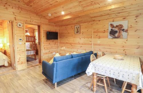 Theberton House | Buttercup Lodge