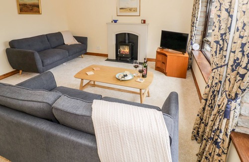 Billingsley Cottage | BUTTERFLY COTTAGE, pet friendly, with a garden in Cleobury Mortimer