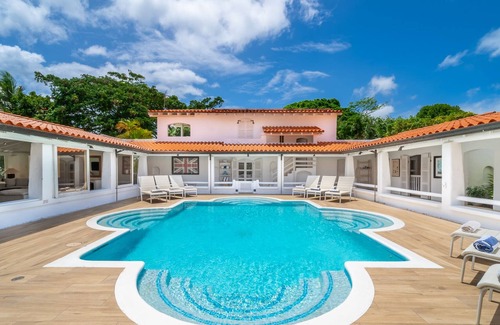 Paynes Bay Villa | Buttsbury House in St James by Personal Villas - Beautiful Villa with Chic Vibe