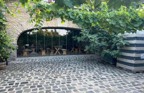 Etyek Bed & Breakfast | Buzál-Mórocza Pincészet és Szálláshely