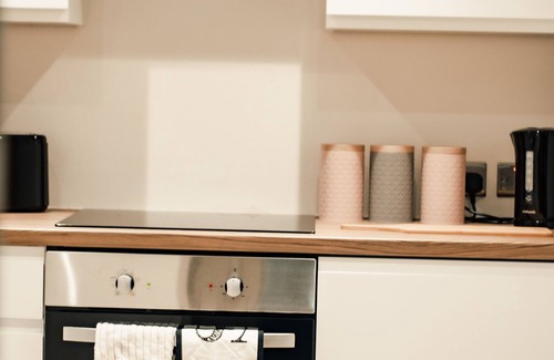 Bradford Apartment | Bv Comfy Basement Apt At Conditioning House