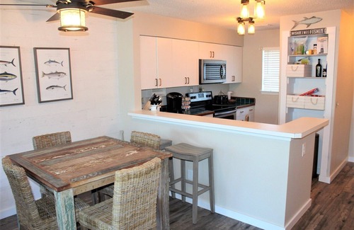 Manteo Condo | BV413 - Remodeled Canal Front Pirate's Cove Paradise