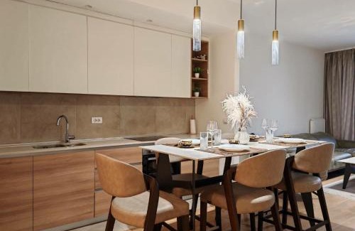 Sarajevska Apartment | BW SkyVerde on 21st - River & Tower View