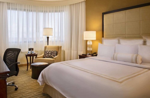 Linthicum Heights Hotel | BWI Airport Marriott