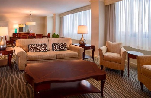 Linthicum Heights Hotel | BWI Airport Marriott