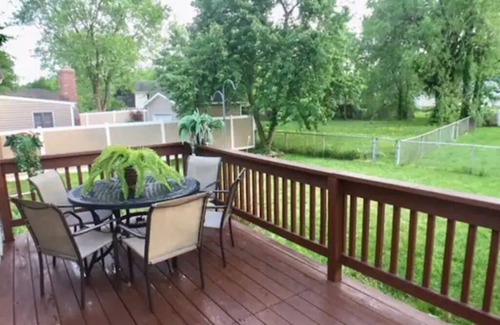 South Gate House | BWI, Annapolis, DC, Baltimore, USNA family-sized house with a game room and deck