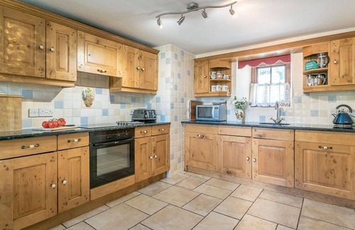 Criccieth Cottage | Bwthyn-Betws | Character Holiday Cottage With Mountain Views
