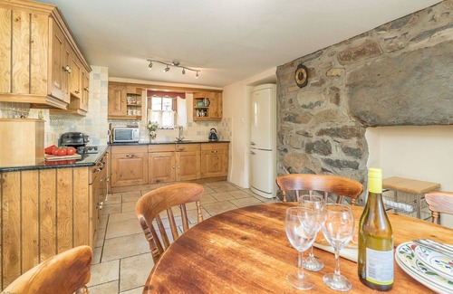 Criccieth Cottage | Bwthyn-Betws | Character Holiday Cottage With Mountain Views