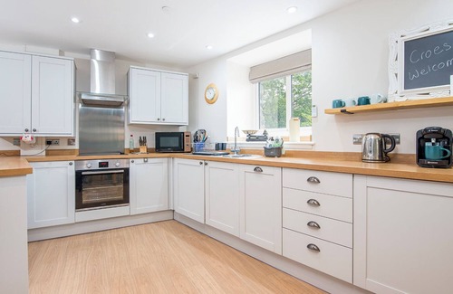 Haverfordwest Cottage | Bwthyn Clyd, Holiday Cottage Llanrhian, Sleeps 4, 2 bedrooms, bathrooms
