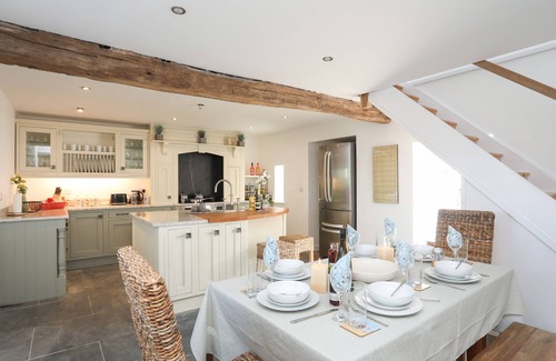 Nefyn Cottage | BWTHYN GWENYN YR HAF (SUMMER BEE BARNS), pet friendly in Nefyn