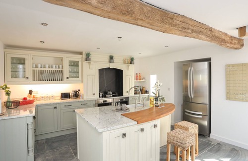 Nefyn Cottage | BWTHYN GWENYN YR HAF (SUMMER BEE BARNS), pet friendly in Nefyn