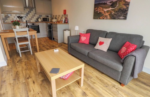 Llangefni Cottage | BWTHYN MAIR, romantic in Llangefni