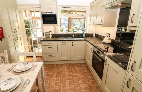 Rhyd-y-clafdy Cottage | BWTHYN Y FELIN, family friendly, with open fire in Pwllheli