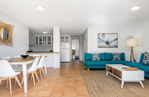 Byron Bay Apartment | By The Beach - park the car and walk everywhere. a simple and perfect holiday!