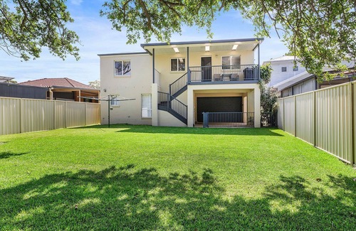Shoalhaven Heads House | By The Jetty - Quiet location near the river