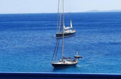 Exomvourgo Apartment | By the Sea Luxury appartment