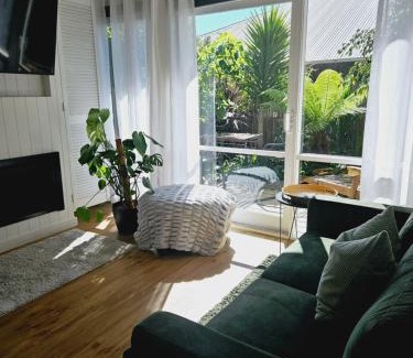Mornington House | By The Seaside