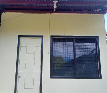 Moalboal Bed & Breakfast | BYANNIX GUESTS ROOM