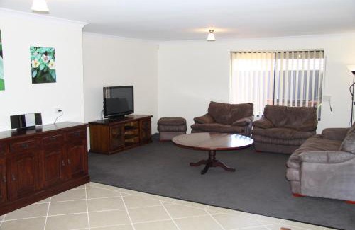 Byford House | Byford House on the Scarp