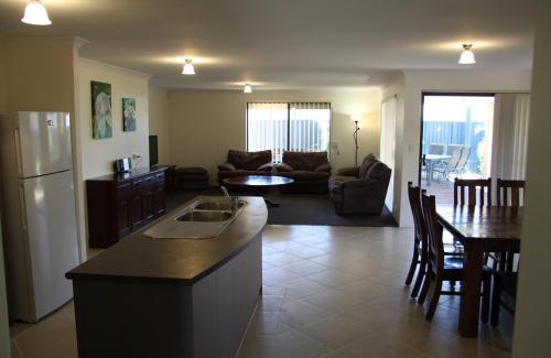 Byford House | Byford House on the Scarp