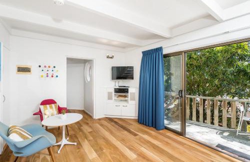 Byron Bay Apartment | Byron Bay Accom - Balcony on Lawson