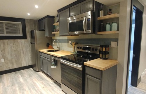 Sunset Heights Apartment | BYU AND UVU , CLEAN, QUIET, GREAT FOR COUPLES