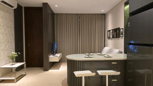 Surabaya Apartment | Cétait le luxe at the Rosebay
