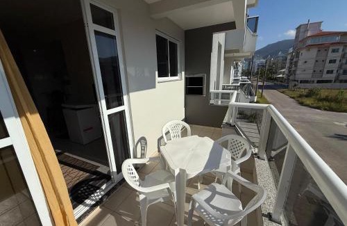 Governador Celso Ramos Apartment | cód 104 - Apartamento aconchegante de 3 quartos á 50m do mar