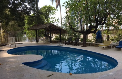 Costera Acapulco Villa | Cómoda y linda casa en Acapulco a pasos de la Diana y de la Playa Condesa.