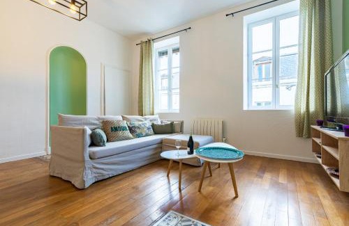Faubourg North Apartment | Côté Cour - Centre Ville- Calme - Charme - 4 Voyageurs