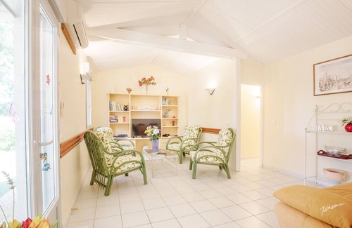 Blanquefort-sur-Briolance Ski Chalet | CÔTÉ BIRON 4* - Gîte 5 pers - Swimming pool and Tennis - Gîtes de Poubille
