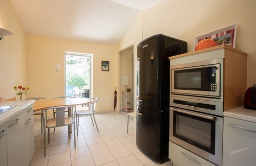 Blanquefort-sur-Briolance Ski Chalet | CÔTÉ BIRON 4* - Gîte 5 pers - Swimming pool and Tennis - Gîtes de Poubille