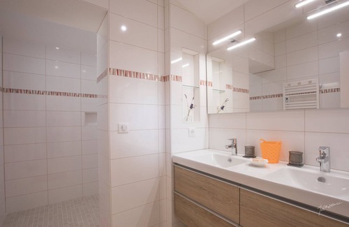 Blanquefort-sur-Briolance Ski Chalet | CÔTÉ BIRON 4* - Gîte 5 pers - Swimming pool and Tennis - Gîtes de Poubille