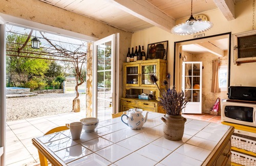 Clansayes Ski Chalet | Côté Sud, charming stone gîte with private swimming pool, Drôme