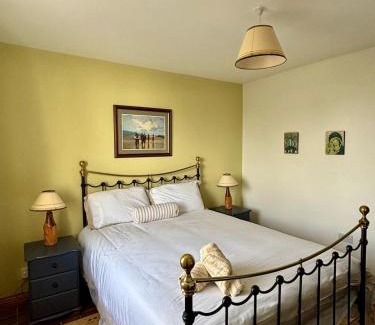 Inverin House | Cúig Cottage - Wild Atlantic Way, Galway
