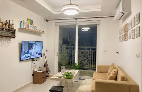 Binh Chanh Apartment | Căn hộ 1PN 1WC sofa phòng khách, ban công rộng, netflix