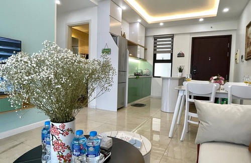 Trung Hoa Nhan Chinh Apartment | Căn hộ 2 phòng ngủ, 1 phòng tắm hiện đại, sang trọng - Vinhomes D'Capitale