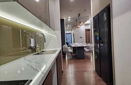 Tu Liem Apartment | Căn hộ view đẹp 2 phòng ngủ tại the matrixone