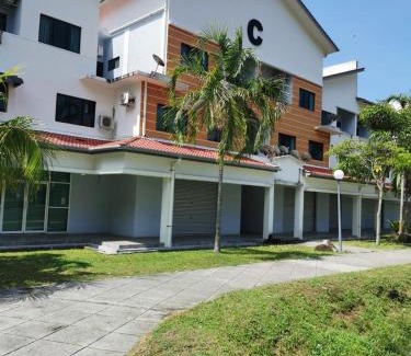 Pangkor Island House | C 13 Lot 10 Pangkor Leisure Beach Studio