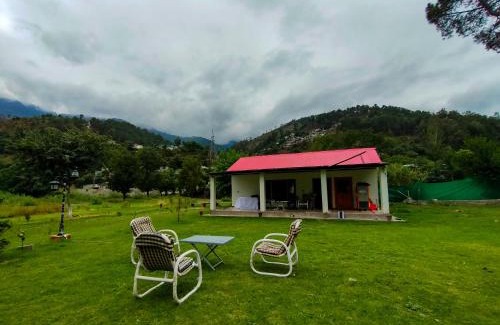 Balakot Resort | C O Z Y Hut At Country Club Balakot