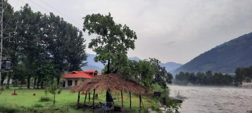 Balakot Resort | C O Z Y Hut At Country Club Balakot